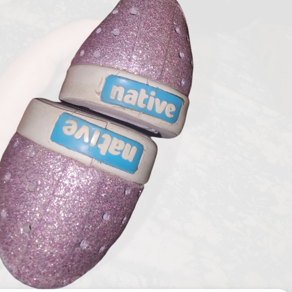 Native Shoes - Picture 2 of 6